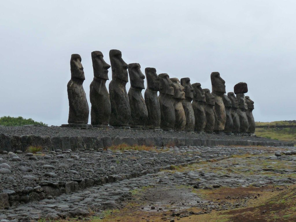 Wyspa Wielkanocna -posągi moais
