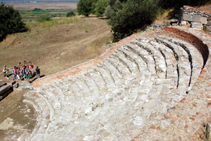 ALBANIA: APOLLONIA – PORT I TARG NIEWOLNIKÓW