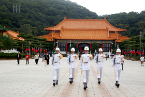 TAJWAN: BOHATEROWIE I MARIONETKI