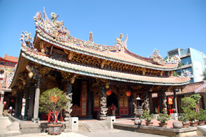 TAIWAN: ŚWIĄTYNIE TAJPEJ