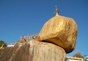 BIRMA: PIELGRZYMKA NA ZŁOTĄ SKAŁĘ KYAIKHTIYO