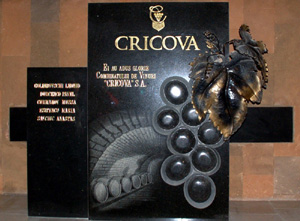 MOŁDAWIA: WINNICE NA DNIE MORZA SARMACKIEGO