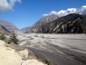 NEPAL: SOLNY SZLAK W DOLINIE KALI GANDAKI