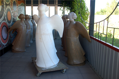 UKRAINA: ANIOŁY SŁAWY NA SZLAKACH TURYSTYCZNYCH