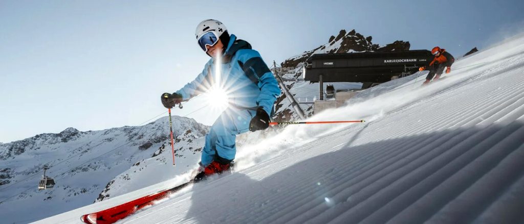 Zjazd na nartach w Dolinie Kaunertal w Austrii