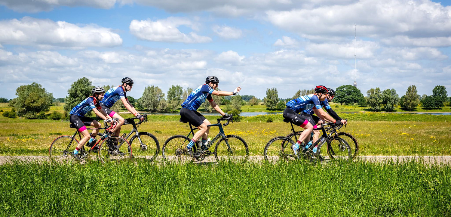 Rajd Climate Classic - kolarze na trasie