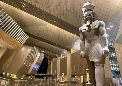 Wielkie Muzeum Egipskie w Gizie - wnętrze. Fot. Egyptian Tourism Authority