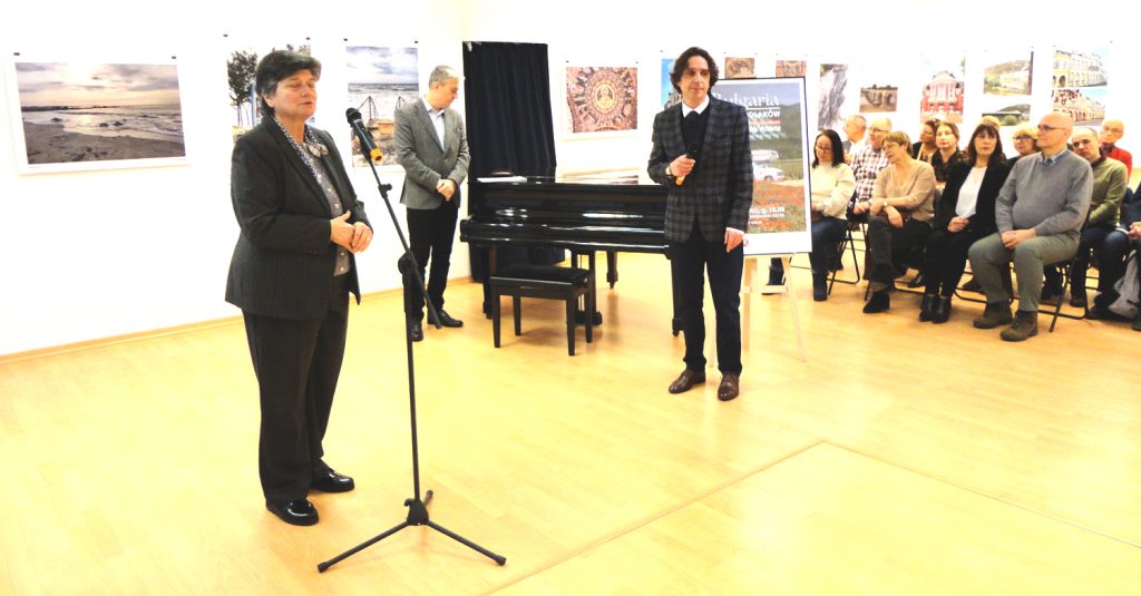 J.E. Ambasadorka Pani Margarita Ganeva otwiera wystawę "Bułgaria oczami Polaków" w Bułgarskim Instytucie Kultury w Warszawie. Foto Cezary Rudziński