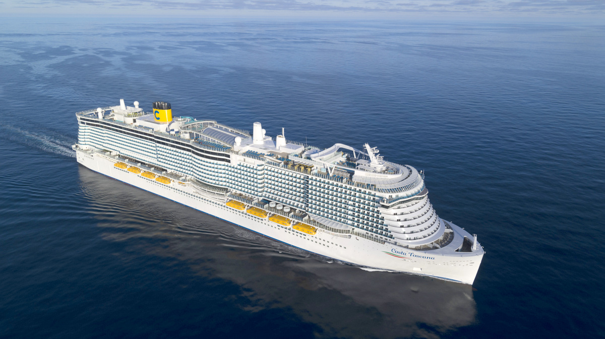 Wycieczzkowiec Costa Cruises w rejsie