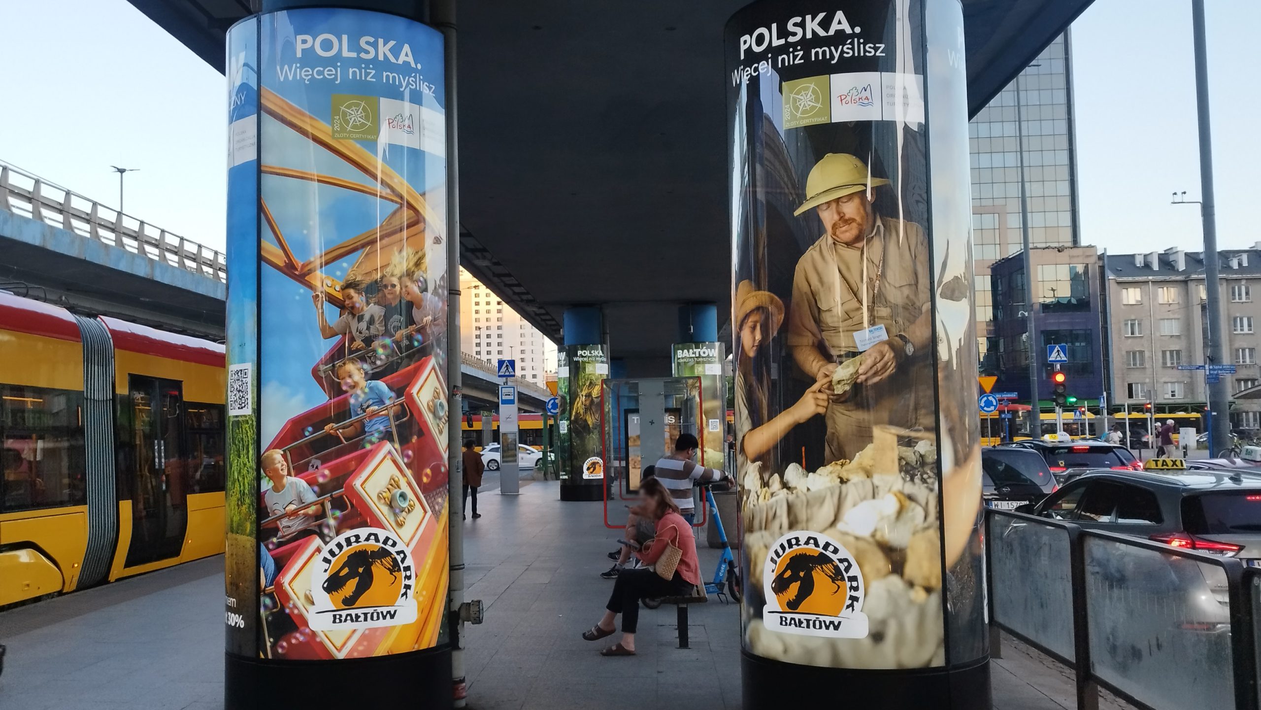 Ekspozycja koło Dworca Centralnego w Warszawie