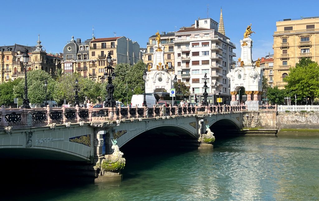 San Sebastian od strony rzeki Urumea. Fot. Natalia Ilyina