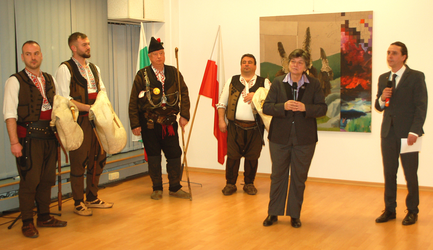 J.E. Margarita Ganeva i dyr. Petar Lyanguzov otwierają koncert dudziarzy kolędniklów. Fot. Cezary Rudzińśki